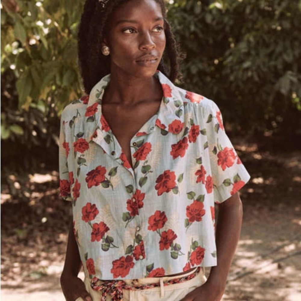 THE GREAT. Blue Short Sleeve Button Front Blouse with Red Floral Print